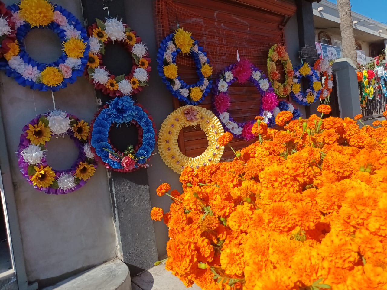 Adornos con los colores m&aacute;s representativos de la festividad