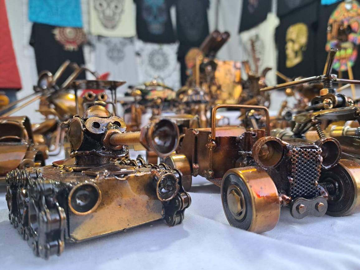 Distintos objetos hechos con bronce