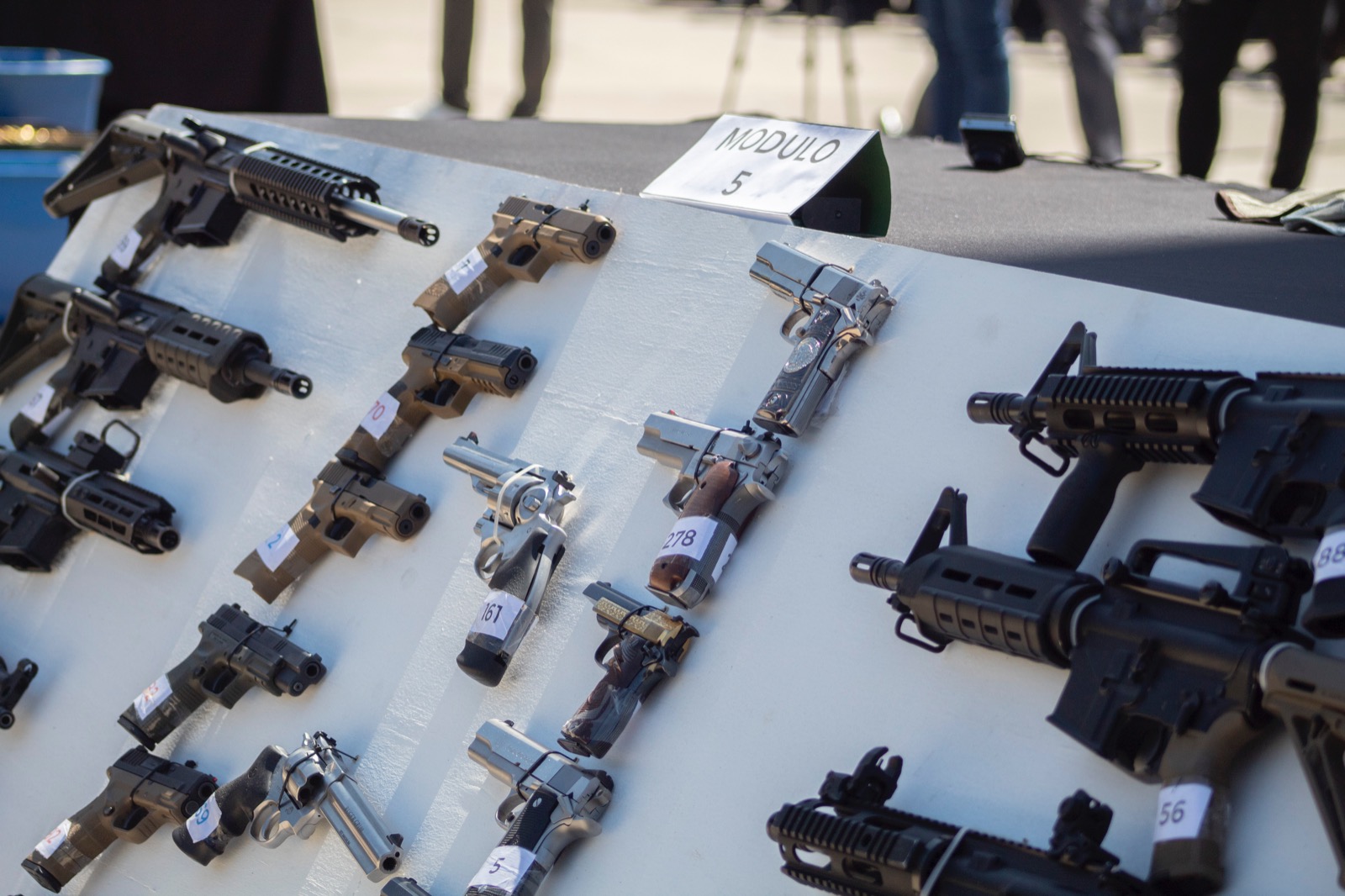 Cuartel General destruye 885 armas de fuego