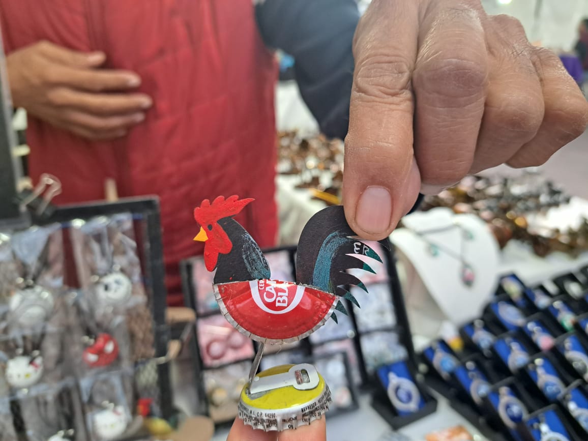 Figuras hechas con corcholatas