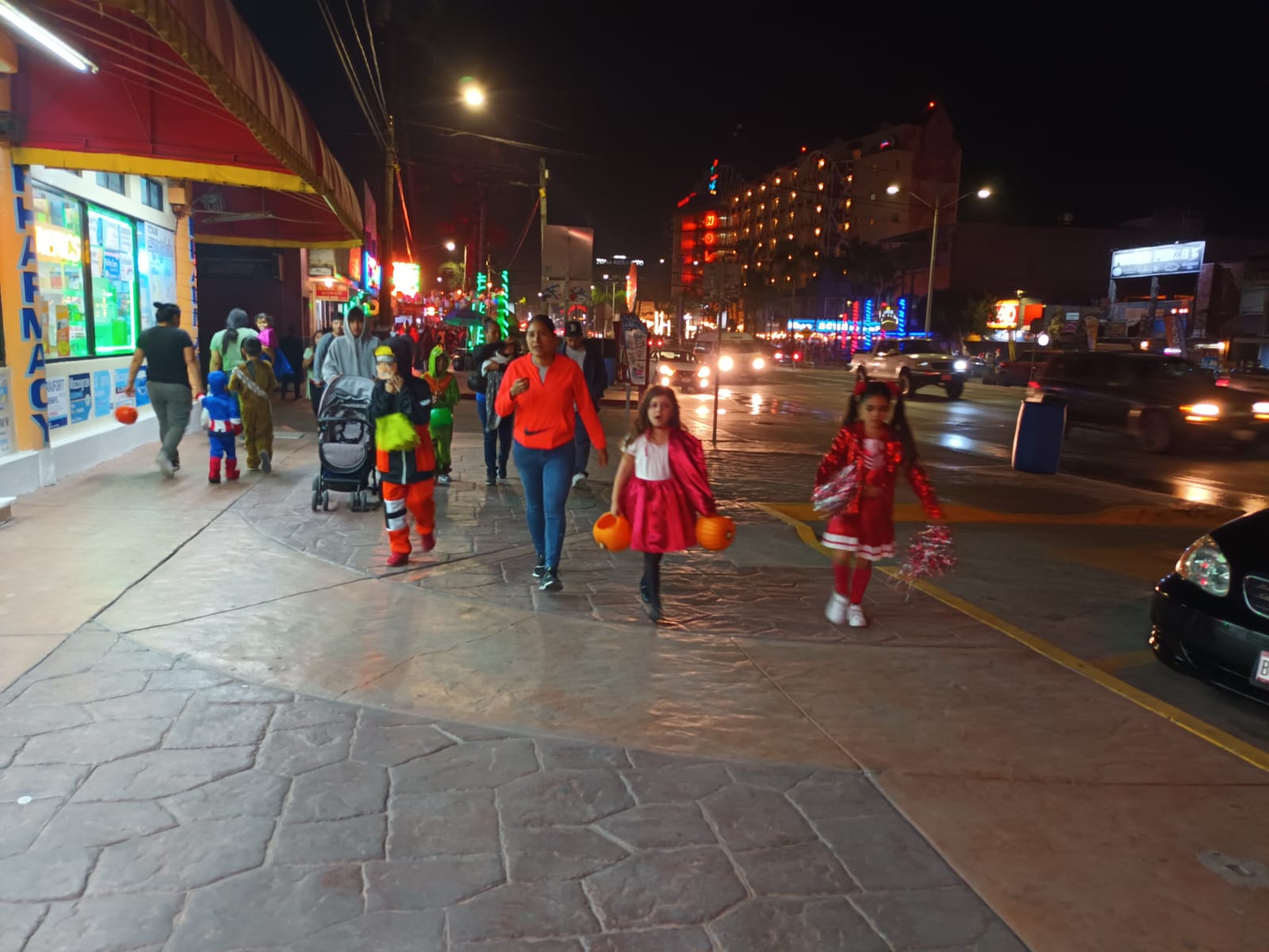 Ni&ntilde;os y ni&ntilde;as disfrazados