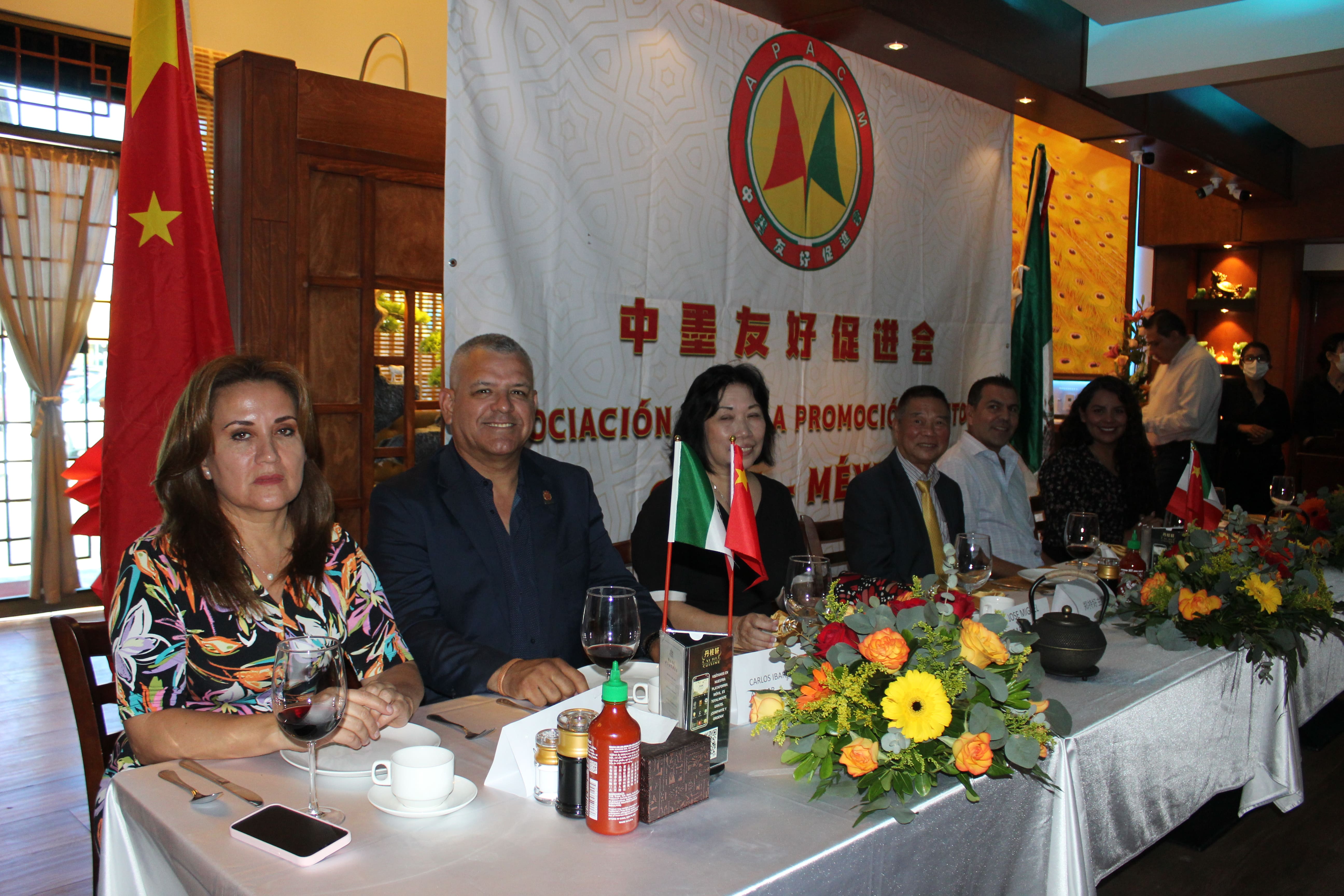 Reunión de integrantes de la asociación para la promoción amistosa China - México