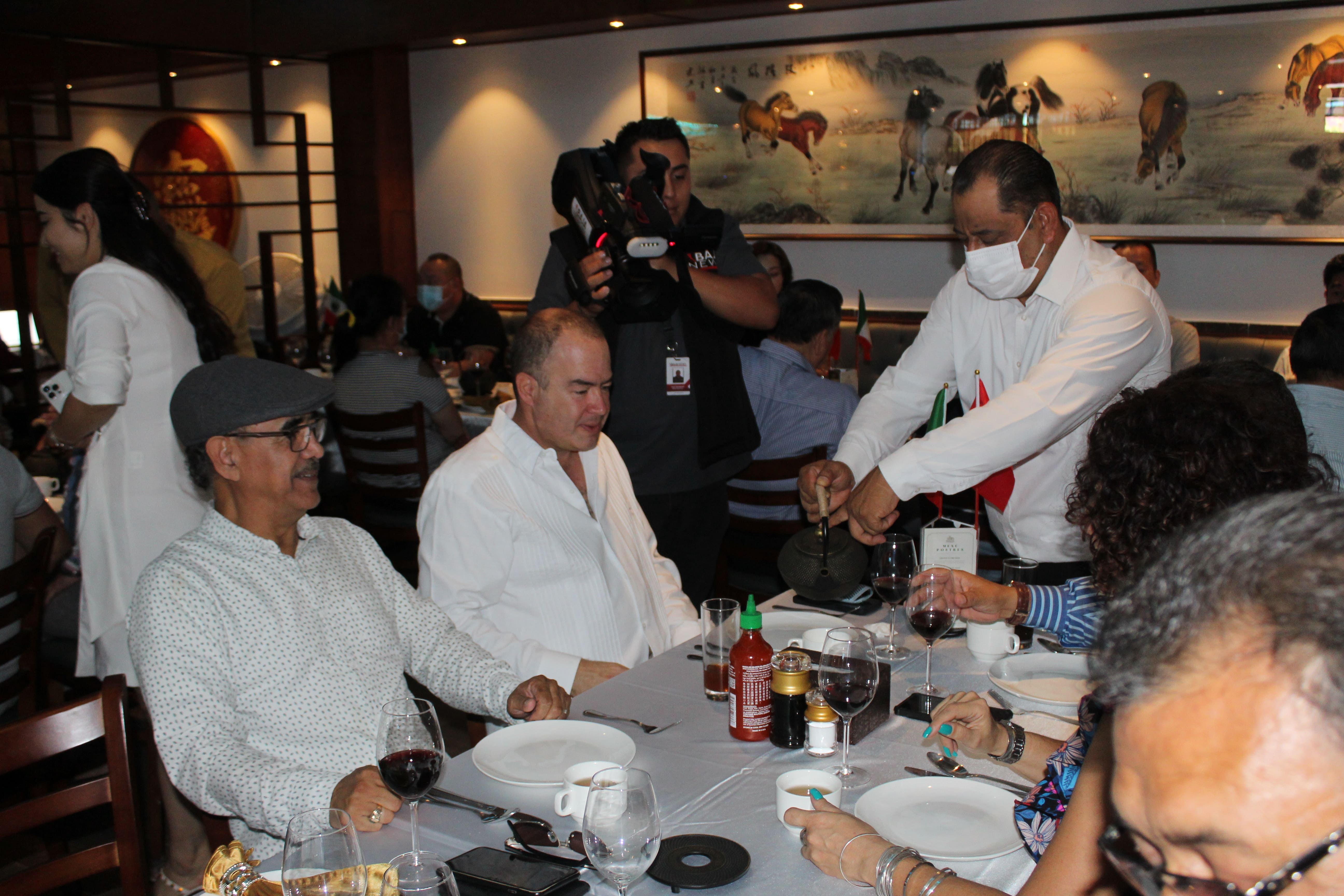 Autoridades de la región compartieron el evento con integrantes de la comunidad china