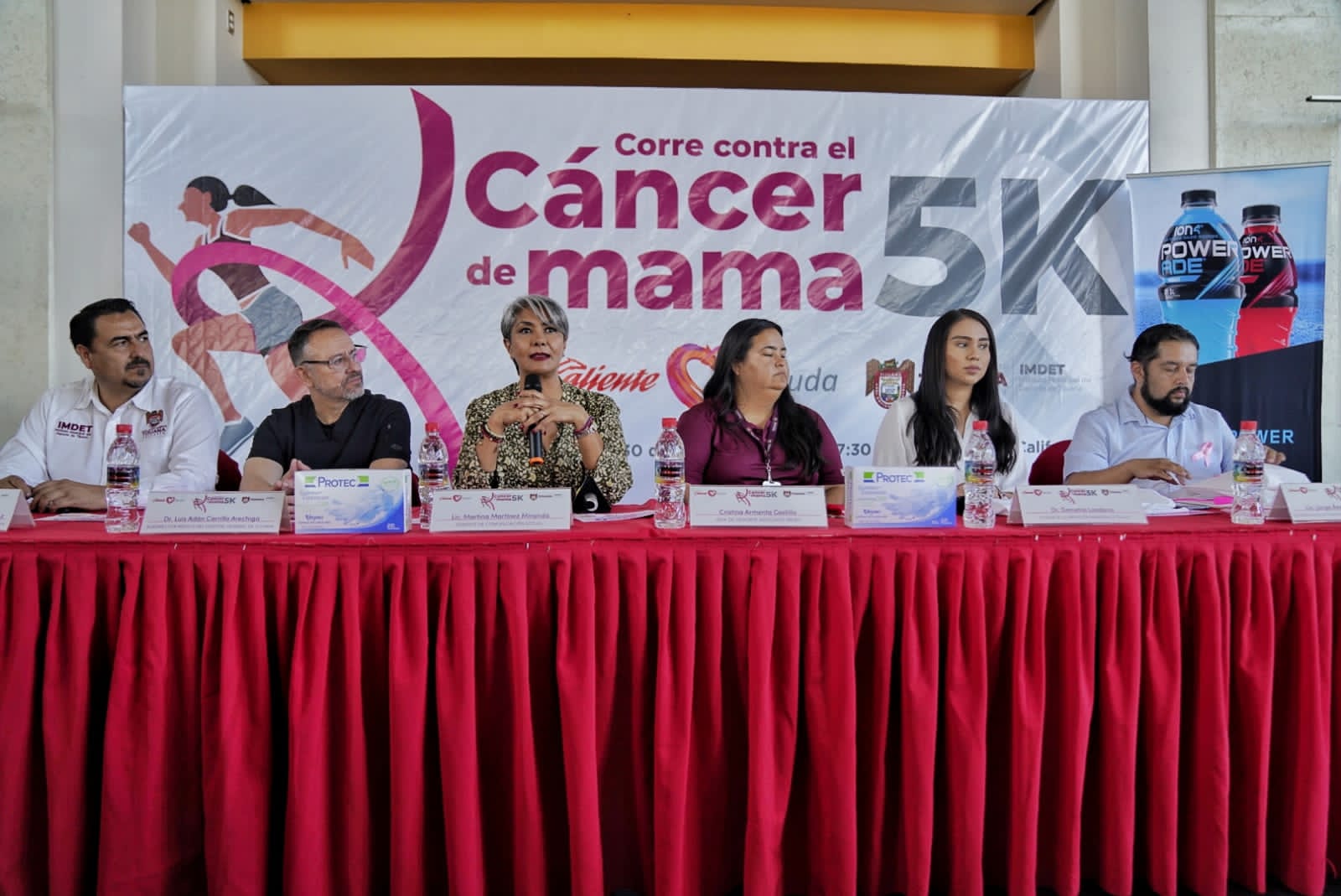 Uno de los objetivos de La carrera tiene como objetivo concientizar a la poblaci&oacute;n sobre la importancia de la autoexploraci&oacute;n y prevenci&oacute;n de enfermedades como el c&aacute;ncer de mama