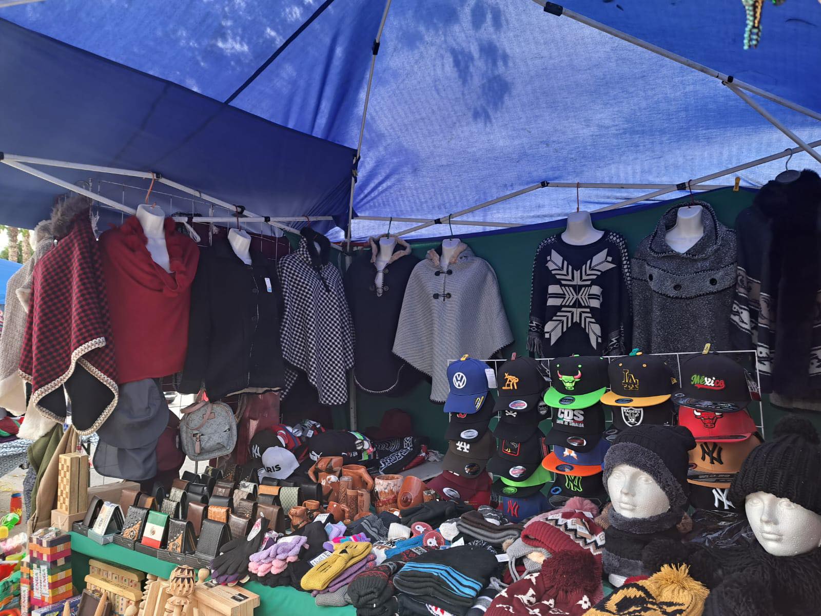 Venta de ropa en calles de 5y10