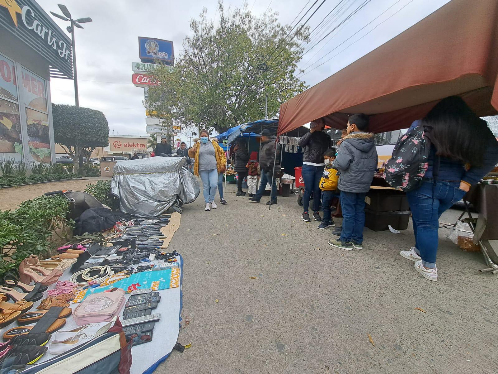 Venta de ropa en calles de 5y10