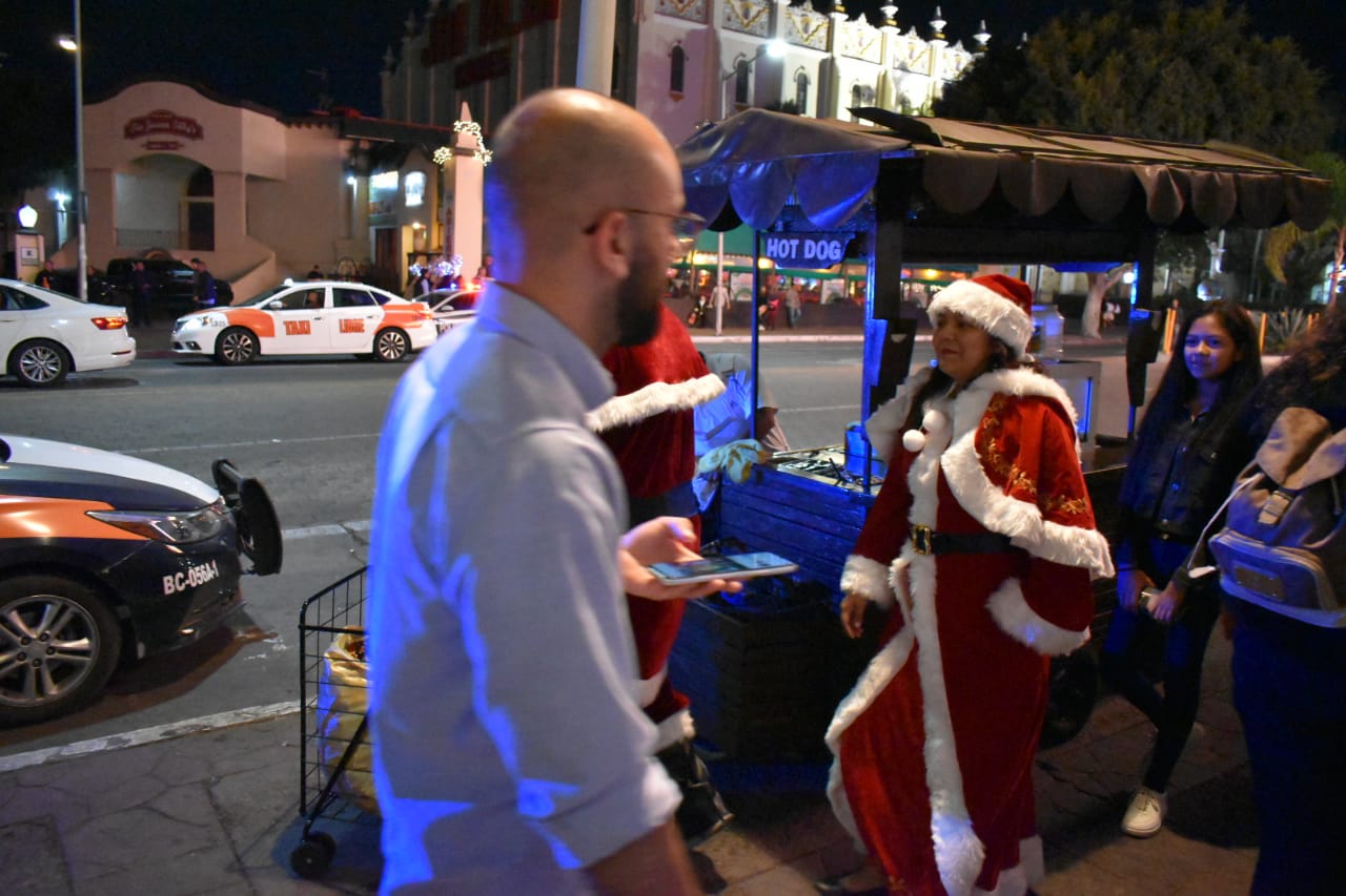 Tijuanenses salieron a las calles para celebrar Halloween