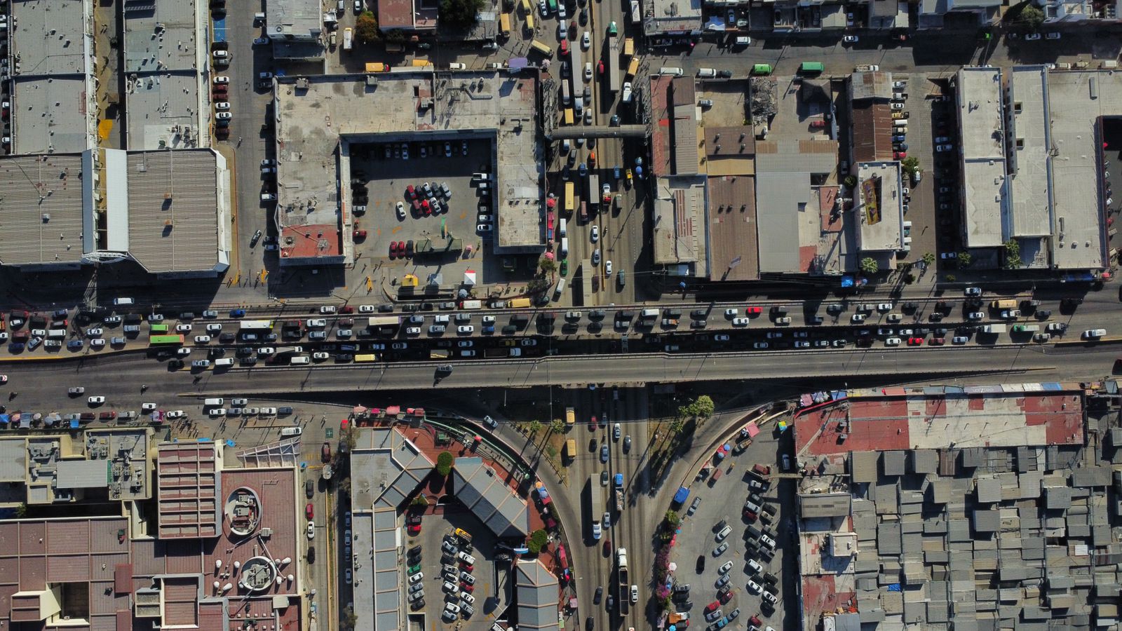 Los bulevares, vías rápidas, calles y avenidas se ven saturadas