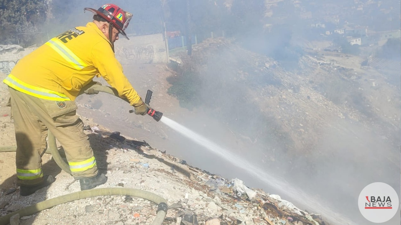 Para las tres de la tarde, el incendio se encontraba controlado casi en su totalidad